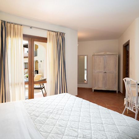 Hotel Monti Di Mola بورتو كيرفو المظهر الخارجي الصورة