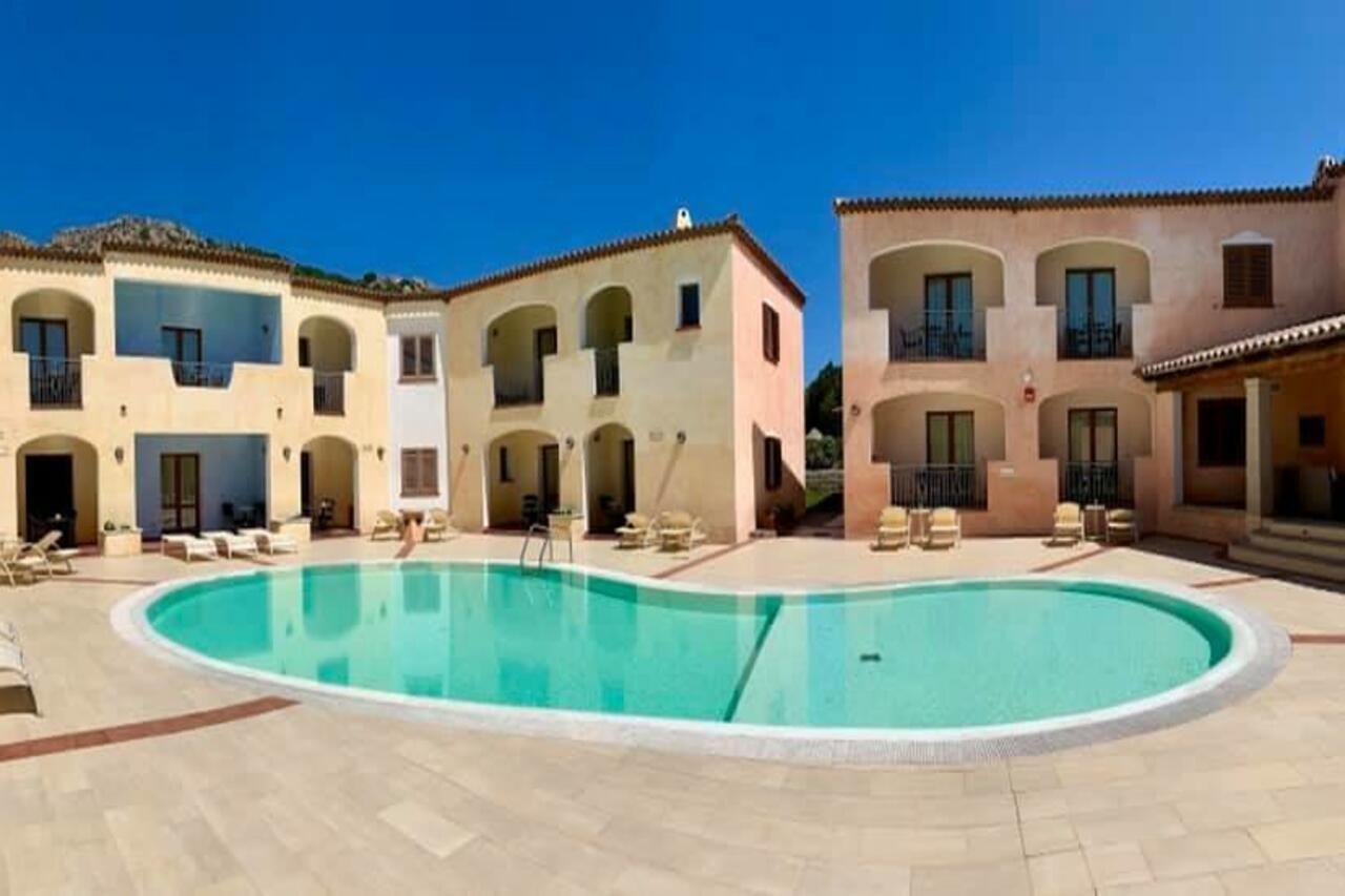 Hotel Monti Di Mola بورتو كيرفو المظهر الخارجي الصورة