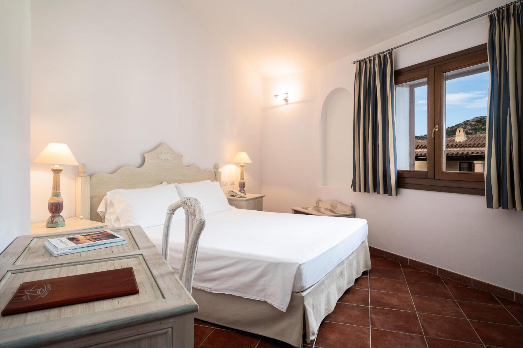 Hotel Monti Di Mola بورتو كيرفو المظهر الخارجي الصورة