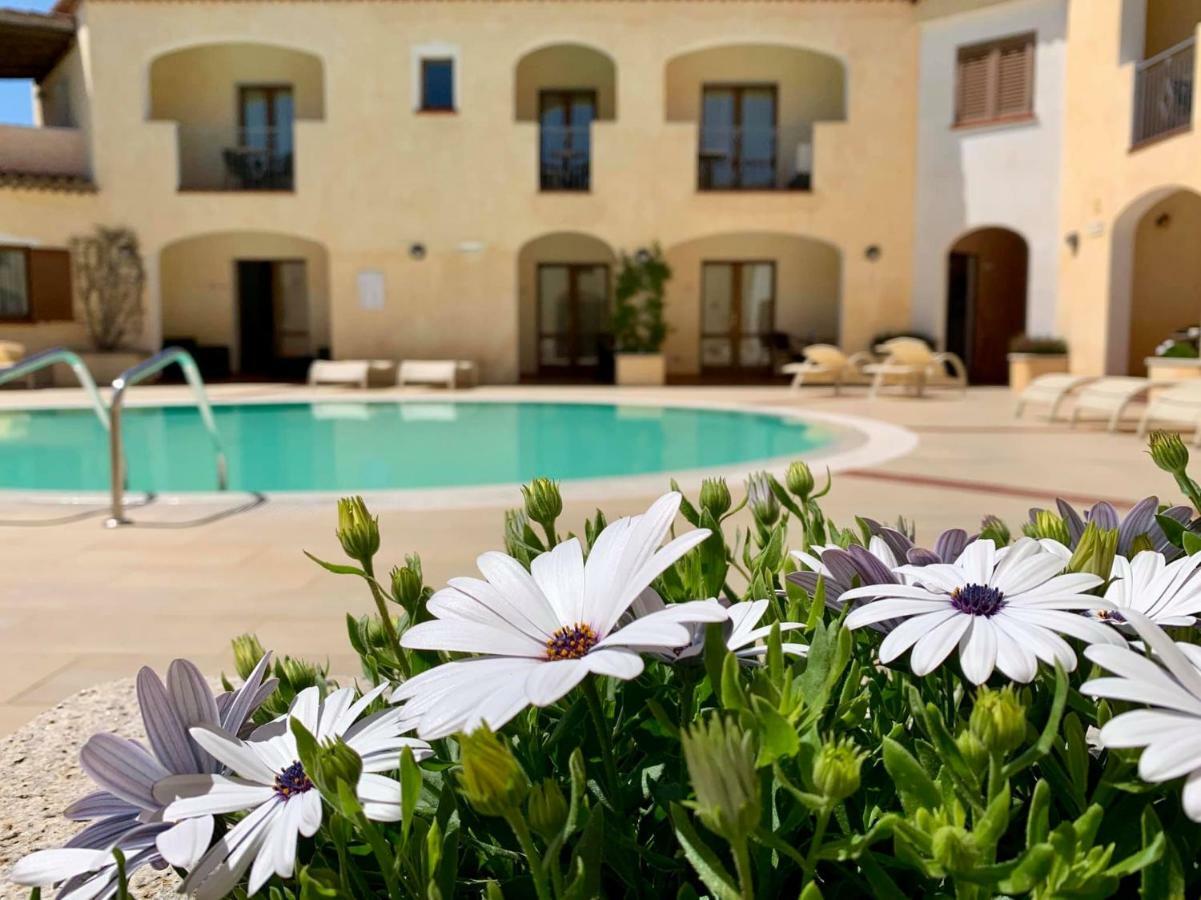 Hotel Monti Di Mola بورتو كيرفو المظهر الخارجي الصورة